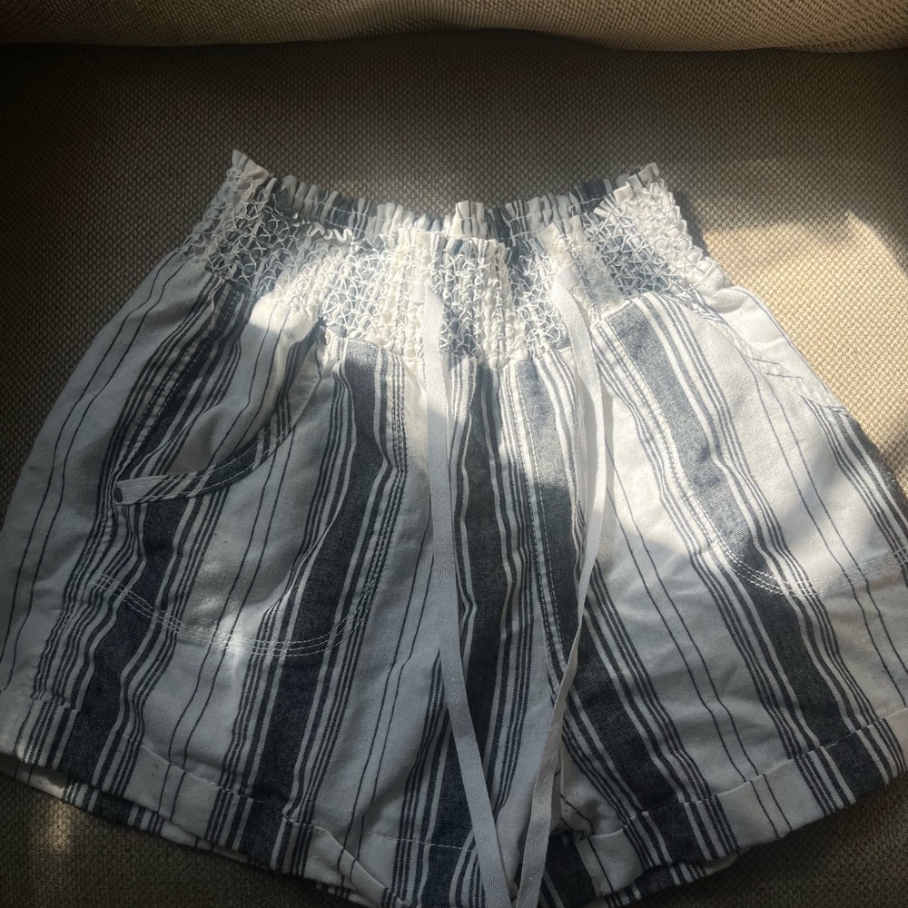 Womens Linen Striped Shorts with Elastic Waste Band and Pockets